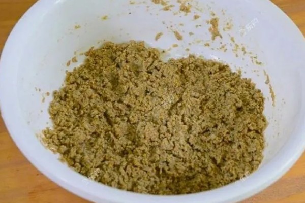钓黄尾鱼的饵料配方,可用野战蓝鲫、九一八野战篇等商品饵去搭配