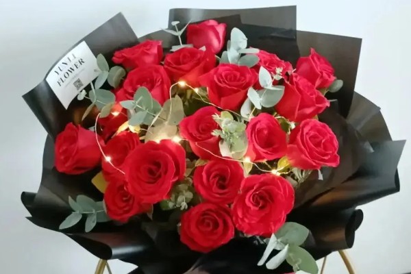 19朵玫瑰的含义,代表爱的最高点、永远相爱等意思