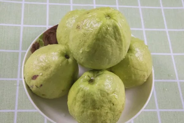 番石榴皮可以吃吗,果皮也是可以食用的