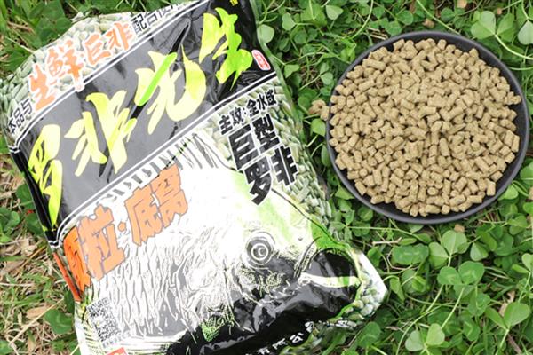 野钓大罗非鱼怎么搭配饵料,用面粉、炒黄豆粉等原料去配制