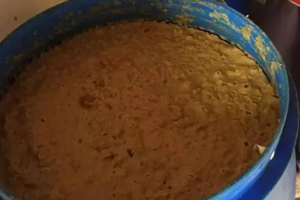 哪种机器可将牛粪加工成有机肥,槽式翻堆机、卧式搅拌机一般会用到